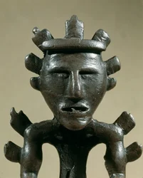 Prehistorie: bronzen krijgersfiguur van de Tresor van Galic (Kostroma, Rusland). 1500 v.Chr. Bronstijd. Moskou, Staats Historisch Museum