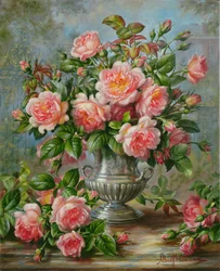 Engelse elegantie rozen in een zilveren vaas