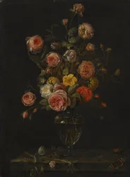 Een stilleven met rode, witte en roze rozen in een glazen vaas boven een stenen richel met vlinders, een sprinkhaan en een kever