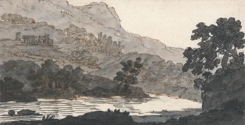 Rivier en berg, met ruïnes