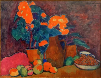 Stilleven met bloemen, fruit en fles