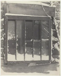 Raam: Hout, Glas, Sneeuw, 1923