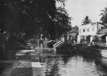 Negombo-kanaal, met Padda-boten, ca. 1890, 1910
