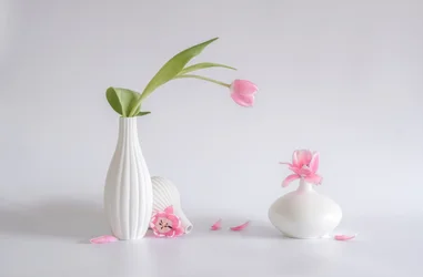 Zachtroze tulpenarrangement