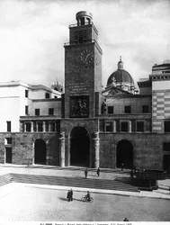 Piazza della Vittoria met Mussolini-toren, Brescia