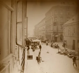 Uitzicht vanuit het raam van Muchas appartement, nabij Amalienstrasse, München, 1886