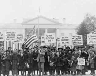 Kinderen in het Witte Huis die de president vragen om de vrijlating van politieke gevangenen, 1922