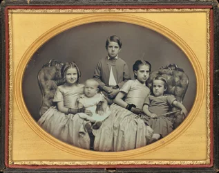 Portret van vijf kinderen,c. 1850 (foto)