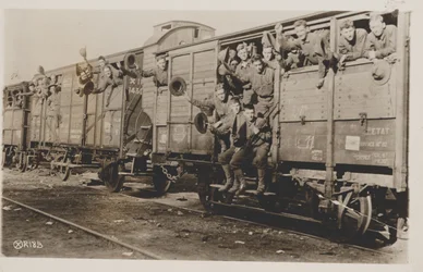U.S. Marines in Frankrijk op weg naar kamp, 1917-19