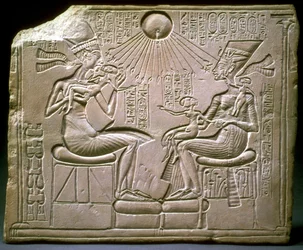 De koninklijke familie: Achnaton, Nefertiti en hun kinderen, ca. 1350 v.Chr.