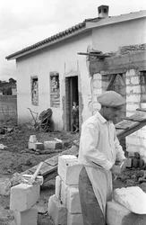 PLATTELAND VAN CROTONE - HUIS IN AANBOUW,