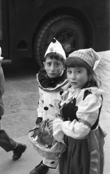 gemaskerde kinderen in krotone, Crotone