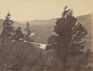 Plaat 14. Vallei van de Great Laramie, vanaf de bergen,1869 (foto)