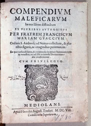 Frontispice van Compendium maleficarum door Guazzo over demonologie en hekserij (Gravure)