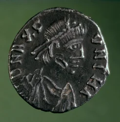Zilveren denier met de beeltenis van de koning van de Vandalen Gunthamund (484-496)