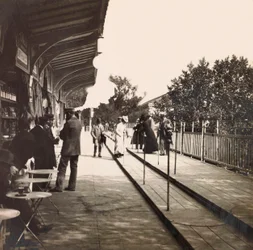 Wereldtentoonstelling van 1900 in Parijs: Het rollende trottoir. Privécollectie