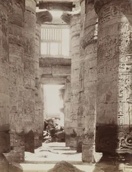 Hypostyle Zaal in de Tempel van Karnak, uitzicht op de Hypostyle Zaal