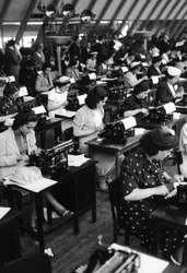 Typisten aan het werk, Italië, 1938