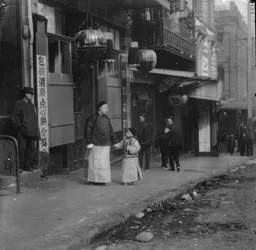 Een Familie uit het Consulaat, Chinatown, San Francisco