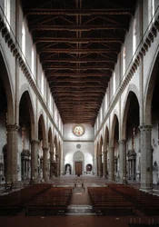 Renaissance: interieur van de Basiliek Santa Croce ontworpen door Arnolfo di Cambio (1245-1302/1310) 1294 Basiliek Santa Croce, Florence, Italië