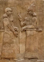 Sargon II en een hoogwaardigheidsbekleder, reliëf uit het paleis van koning Sargon in Khorsabad, ca. 716-713 v.Chr.