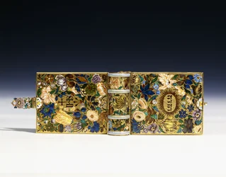 Afbeelding van een 17e-eeuws miniatuur manuscript in een geëmailleerde gouden band, c.1640