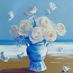 Blauwe vaas met strandbloemen