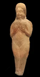 Beeldje van een naakte vrouw. Terracotta, Babylon, 2e millennium v.Chr. Musée de la Castre, Cannes.