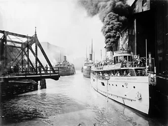 Passagiersboten in de Chicago River, Chicago, Illinois, VS, ca. 1905
