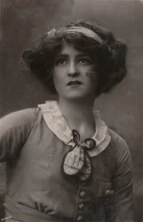 Miss Gabrielle Ray, 1883-1973, als Daisy in The Dollar Princess, ca. 1930