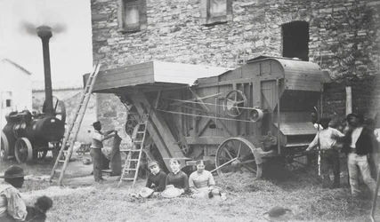 Stoomdorsmachine, Mons, 1883