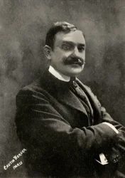 Portret van de Franse kunstenaar Jacques Isnardon ( 1860