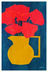 Rode bloemen in een gouden kan