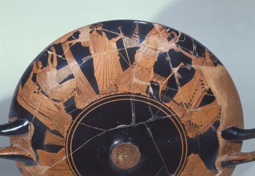 Attische roodfigurige beker die de terugkeer van Parijs naar Priam toont, omringd door Cassandra, Polyxena, Hecuba en Aphrodite, uit Vulci, ca. 495 v.Chr. (detail)