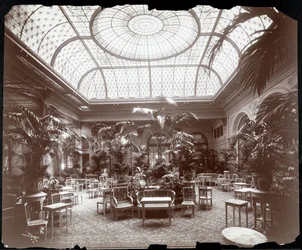 Lounge in het Plaza Hotel, ca. 1907