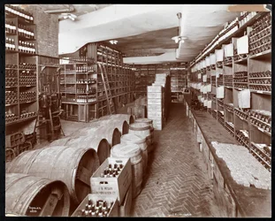 Wijnkelder in het Hotel Knickerbocker, 1906