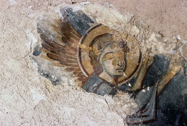 Engel, fresco in de Byzantijnse kerk van Agios Georgios, Apodoulou, Kreta, Griekenland (foto)