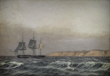Uitzicht op de kliffen van Møn en een korvet