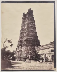 Westelijke poort (Gopuram) van de Minakshi Sundareshvara-tempel, Madurai