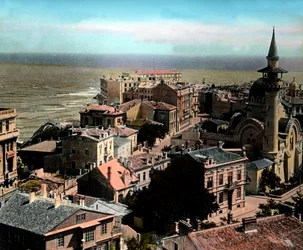 Roemenië, stad Constanța, een van de grootste zeehavens aan de Zwarte Zee. Zicht op de Grote Mahmudiye-moskee, datum van de afbeelding: circa 1920. Carl Simon-archief