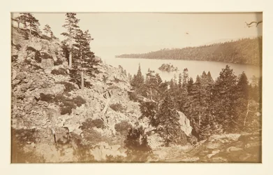 Vier Spoorscenes en vier Uitzichten op Lake Tahoe: Emerald Bay, Lake Tahoe