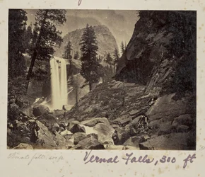 Piwyac - De Vernalwaterval - 300 voet, Yosemite Valley, Mariposa County, Californië (nr. 21)