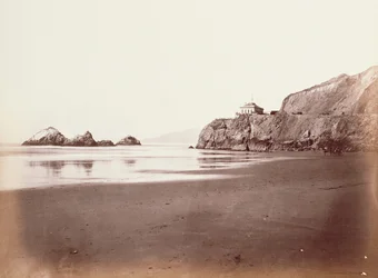 [The Cliff House vanaf het strand].