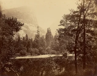 [„Het meer” - Yosemitevallei] / [Oever van het meer] / [Meer Ah-Wi-Yah, Yosemite] / [Mirror Lake en Mount Watkins, Yosemite]