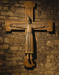 Christus aan het kruis, volledig gekleed