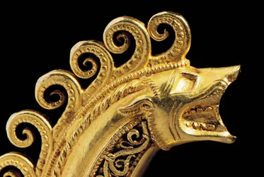 Zeer belangrijke La Tene krijger fibula (detail)