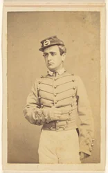 [Ongeïdentificeerde Unie soldaat, staand].