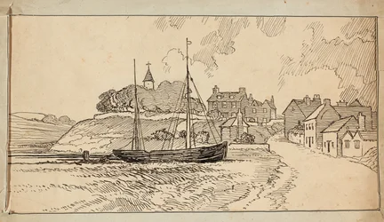 Een zeilboot op het strand bij eb, bij een laan die naar een dorp leidt