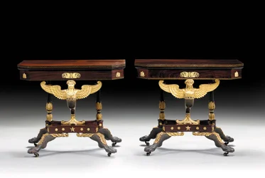 Twee klassieke gesneden kaarttafels, ca. 1815