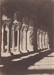 Een gang in de kloostergang van Saint-Trophime, Arles